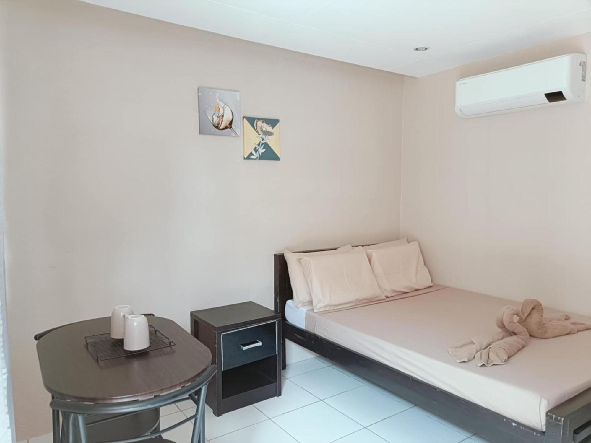 Claytown Pension House Dumaguete City Ngoại thất bức ảnh